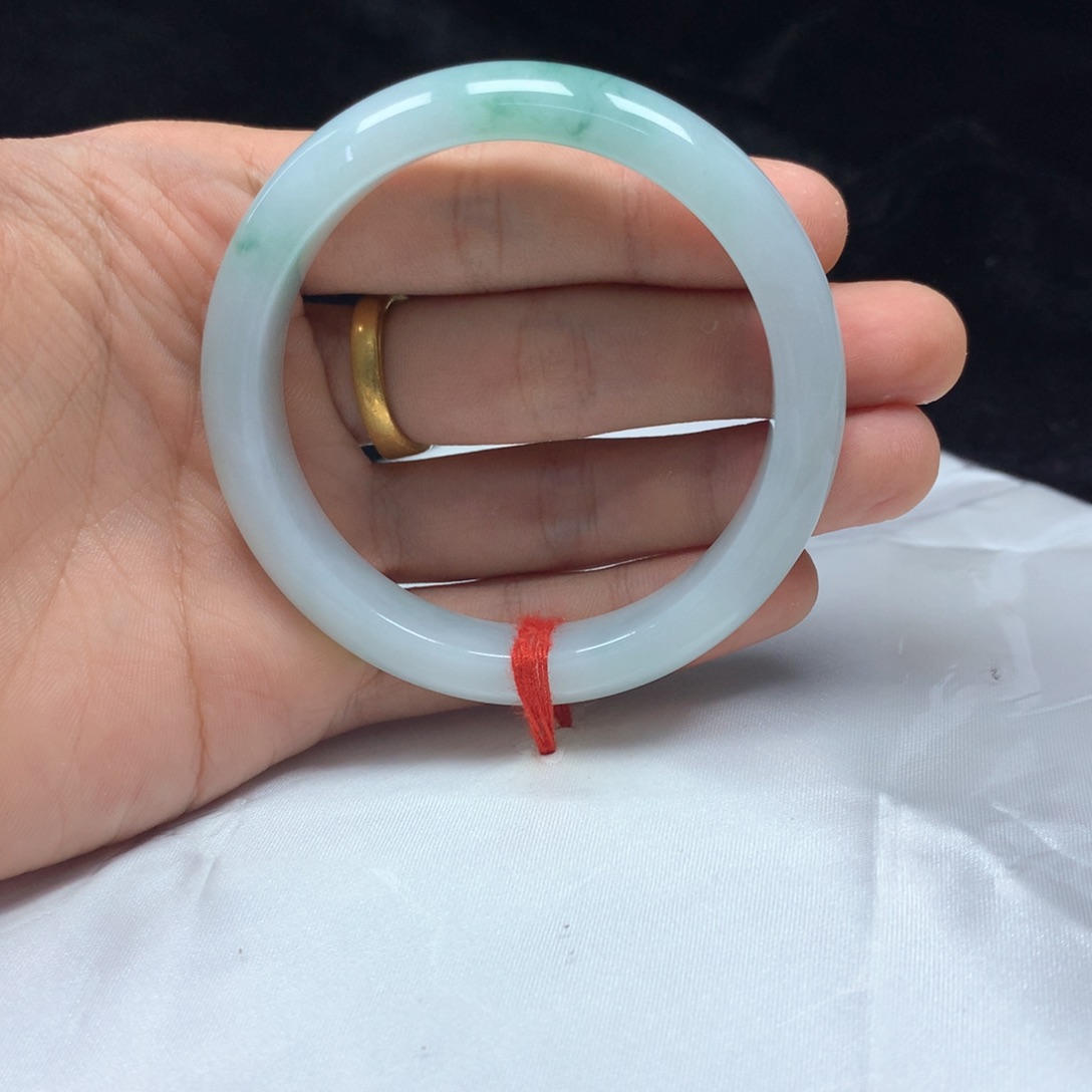 翡翠未镶嵌手镯（圆镯）54.1