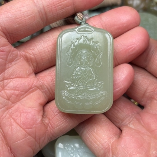 和田玉吊坠未镶嵌