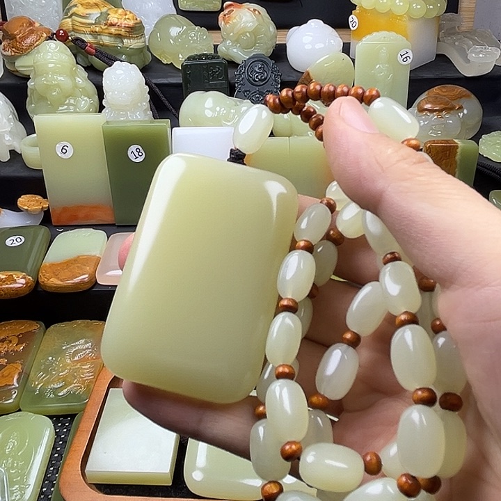 安**一时尚潮流百搭款吊坠