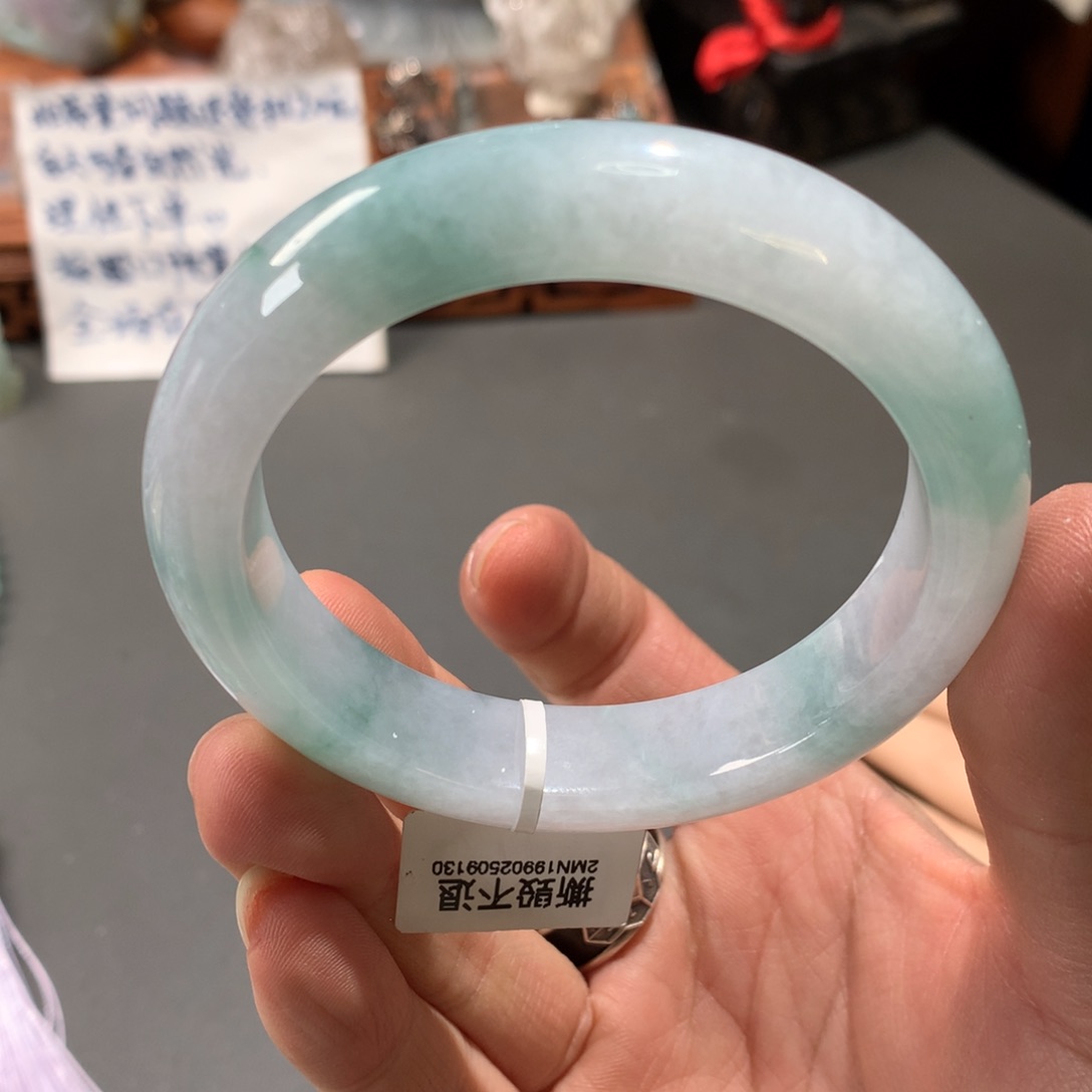 翡翠手镯未镶嵌56.7圈口