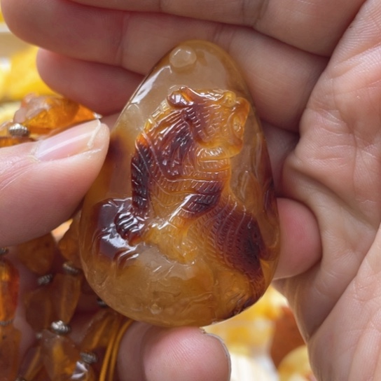 蜜蜡手串未镶嵌吊坠