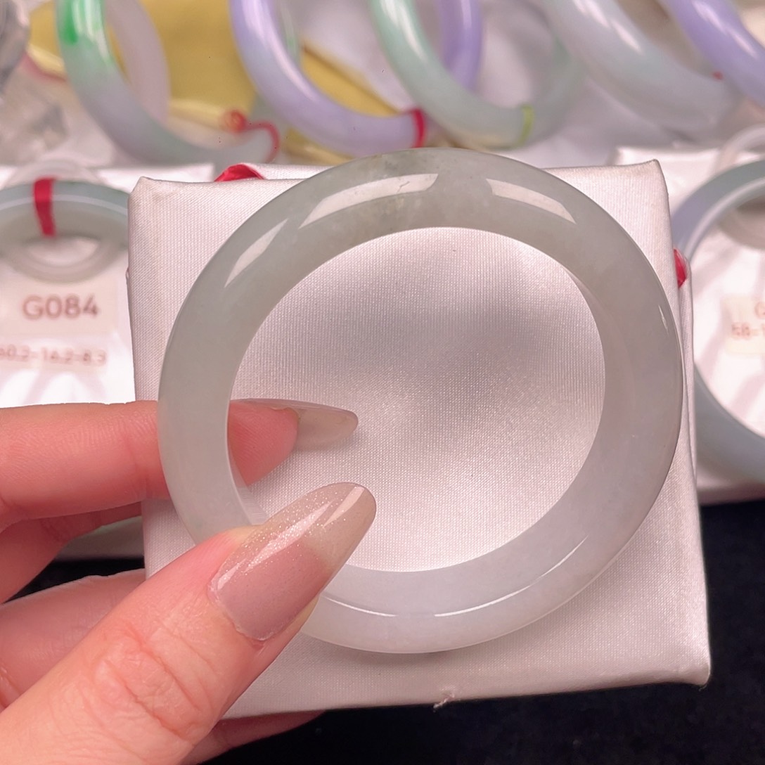 翡翠未镶嵌手镯093