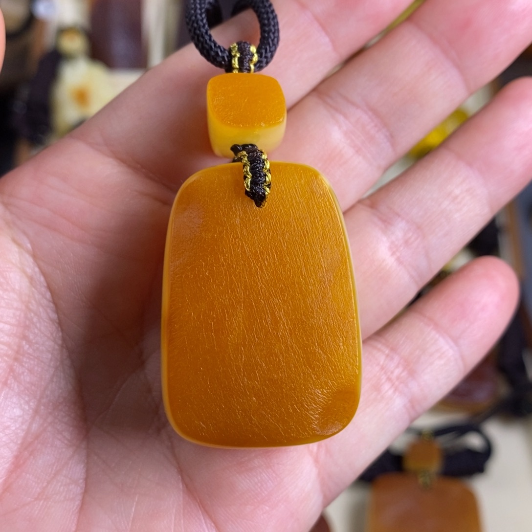 蜜蜡未镶嵌裸石大漠