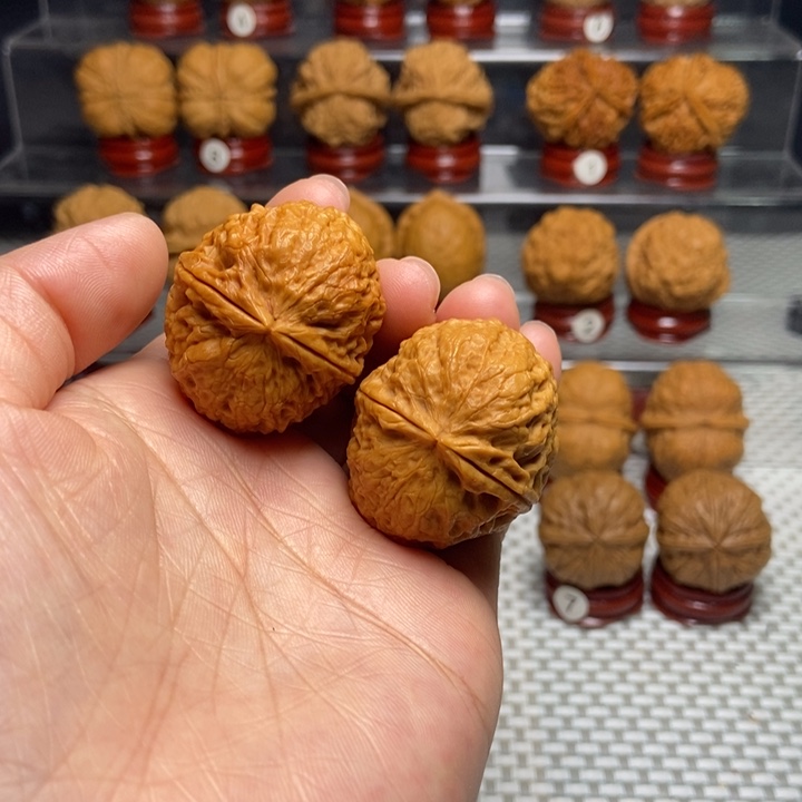 文玩核桃把件2云顶绣球