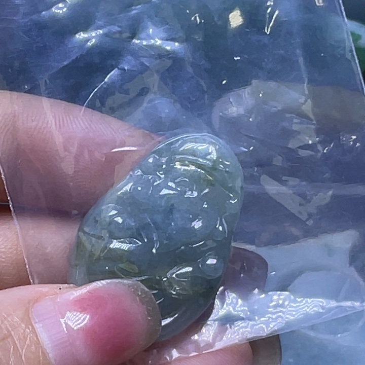 翡翠未镶嵌颈饰品****禅财神