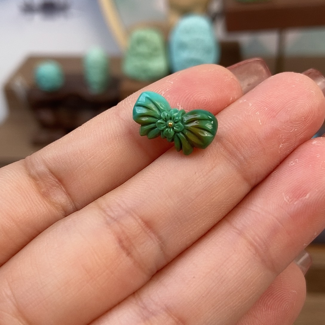 绿松石雕刻未镶嵌