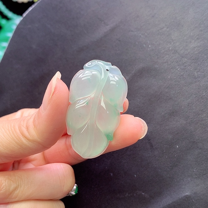 颈饰未镶嵌石英质玉