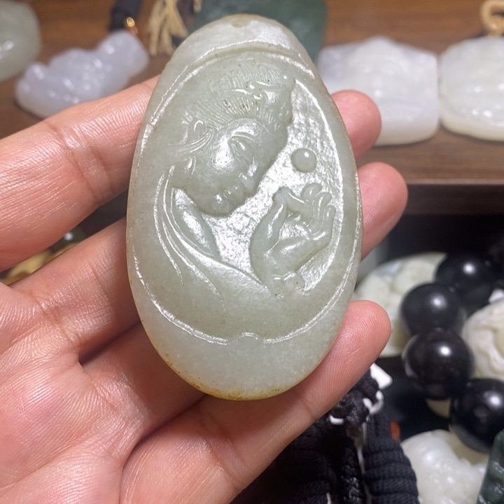 和田玉未镶嵌车挂