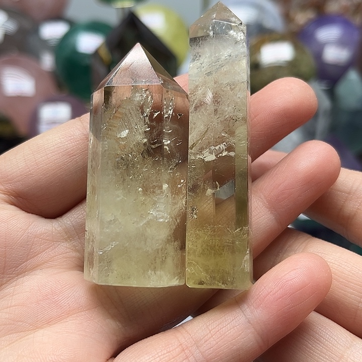 未镶嵌水晶珠宝半成品75克黄水晶柱