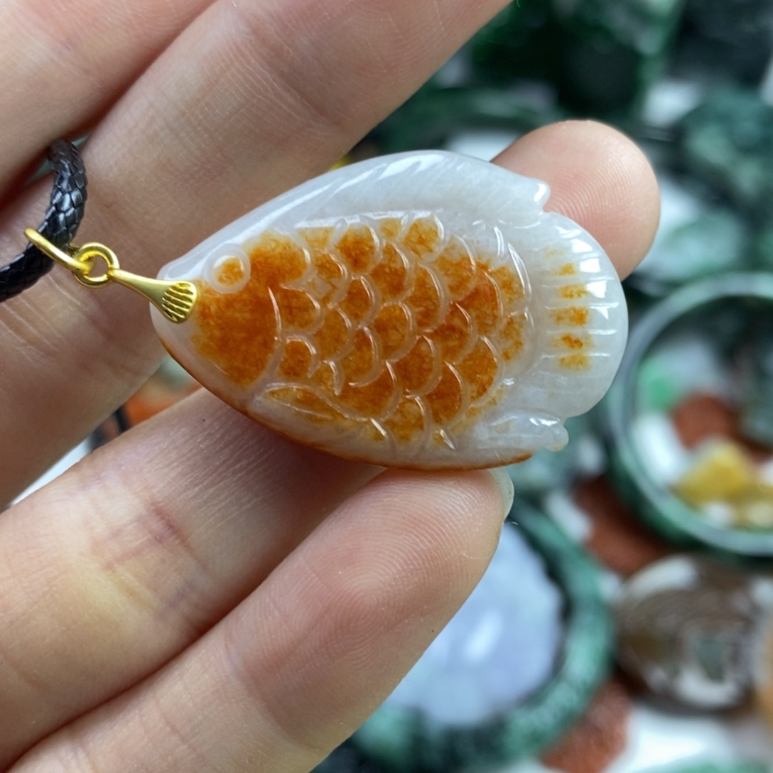 翡翠颈饰未镶嵌吊坠