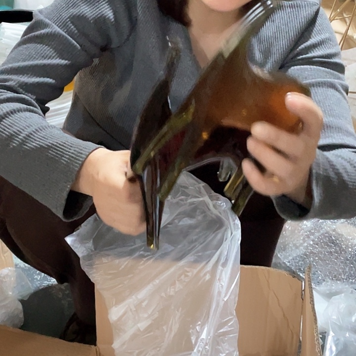 陶瓷花瓶，仿真绿植。