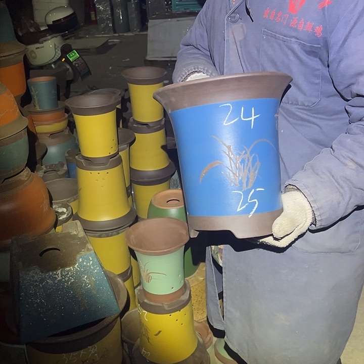 紫砂花盆紫砂花盆和一