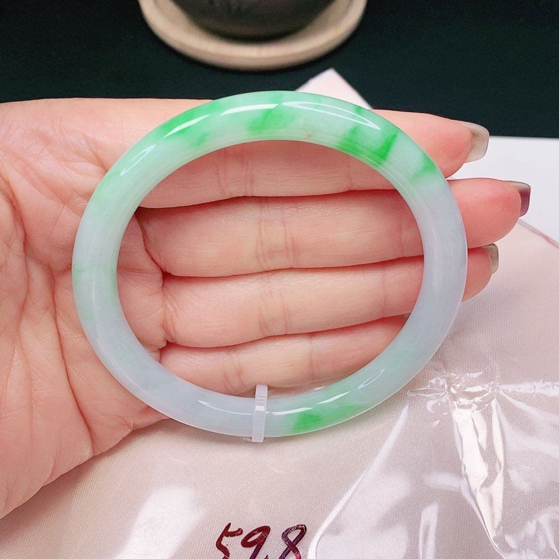 【闪购商品】翡翠手镯未镶嵌圆