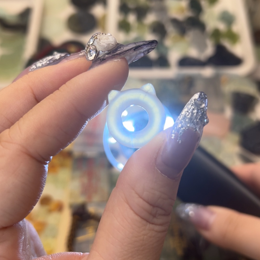 蛇纹石玉颈饰合金