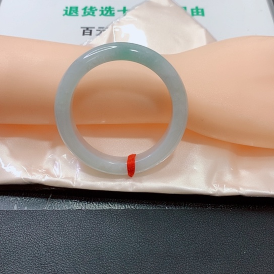 翡翠手镯未镶嵌可****）手镯