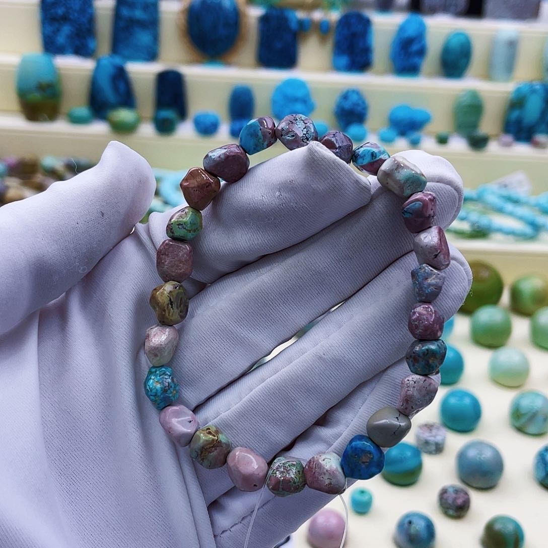 绿松石颈饰未镶嵌