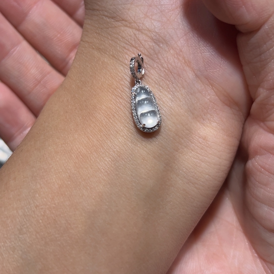 翡翠颈饰18K金镶嵌吊坠