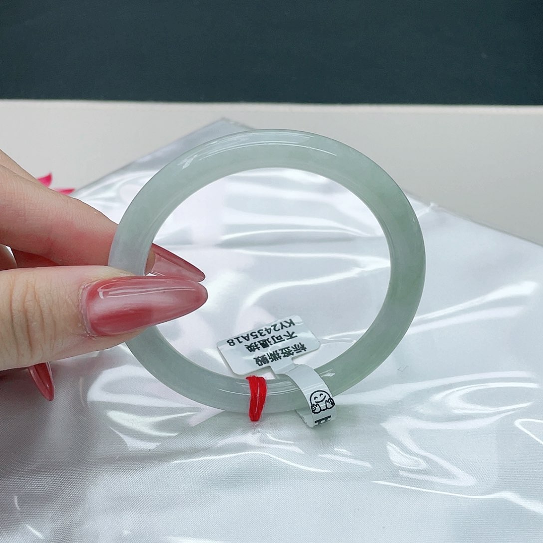 翡翠手镯未镶嵌圆55.6