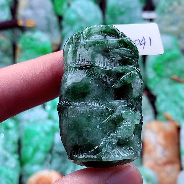 翡翠吊坠(不含链)未镶嵌