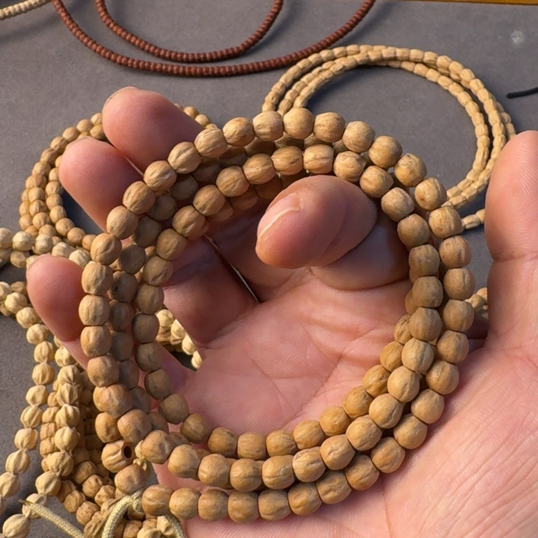 伊***迷柏香籽/百香籽吊坠