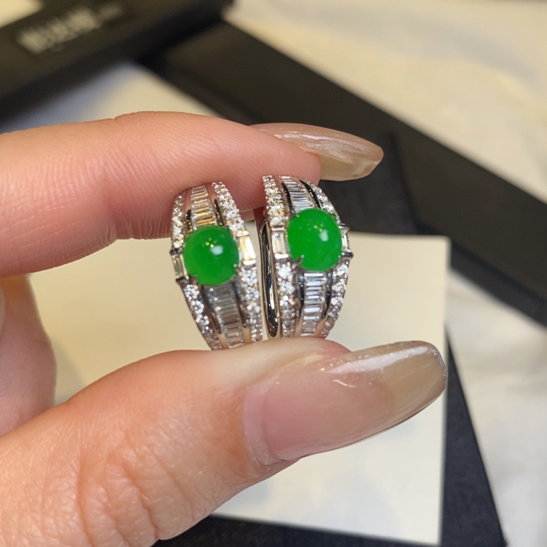 翡翠耳饰18K金镶嵌蛋面