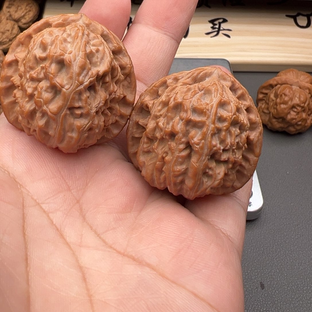 文玩核桃把件A*D三角白