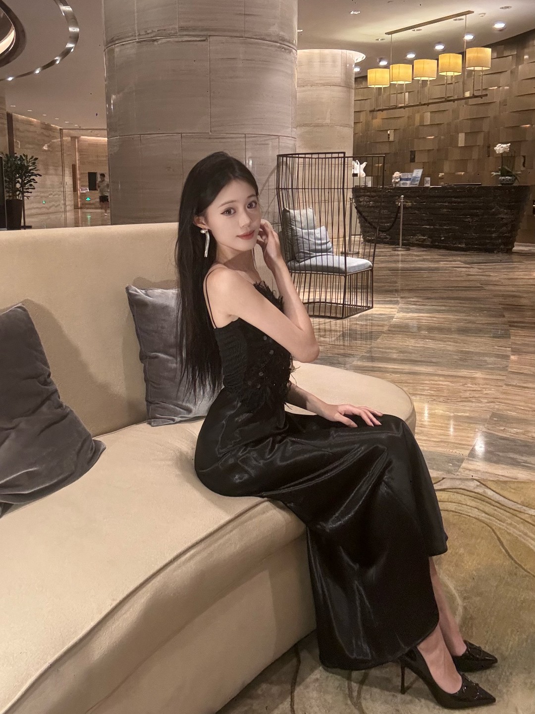 女装半身裙缎面轻奢修身晚礼A字