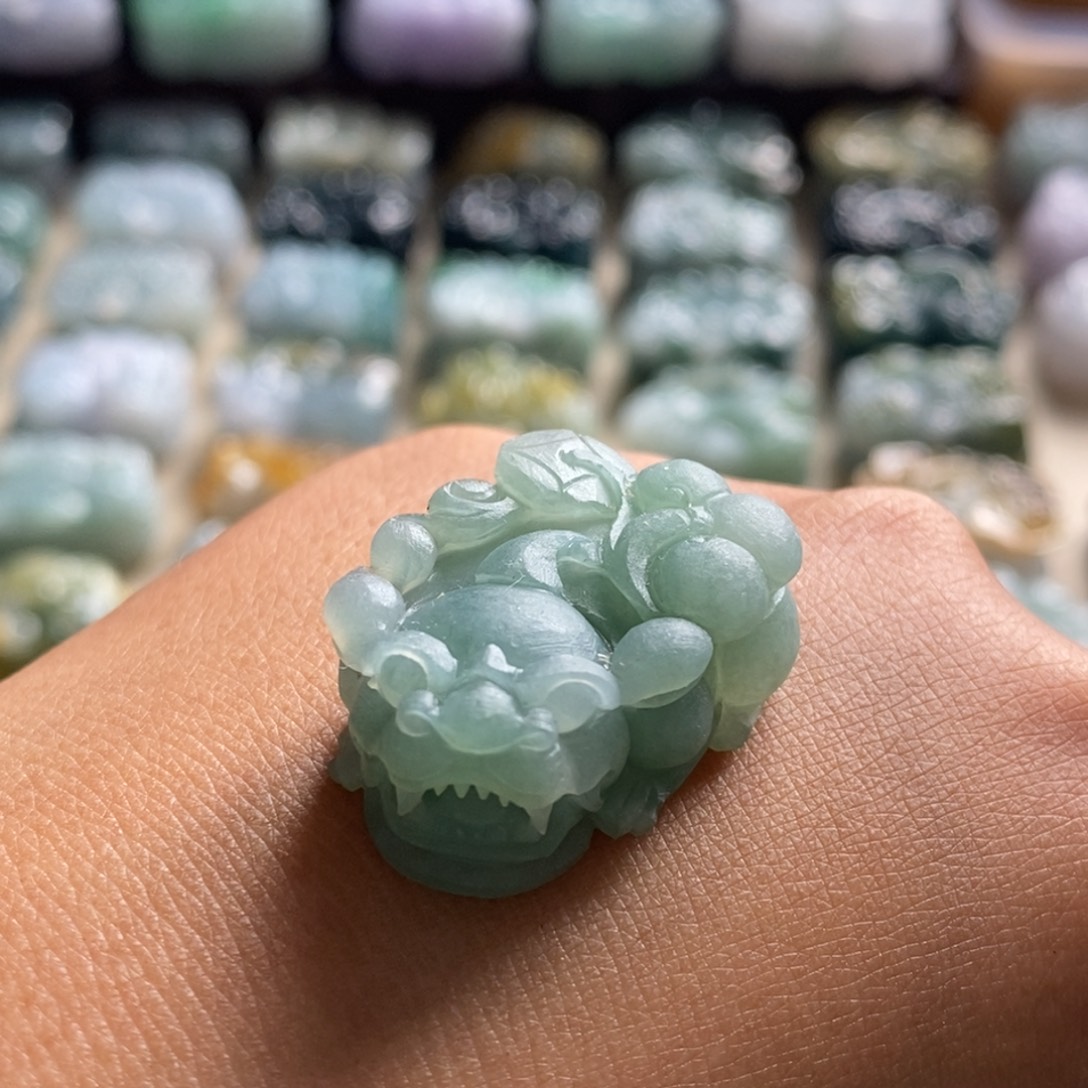 E***4定制翡翠未镶嵌天然翡翠貔貅吊坠