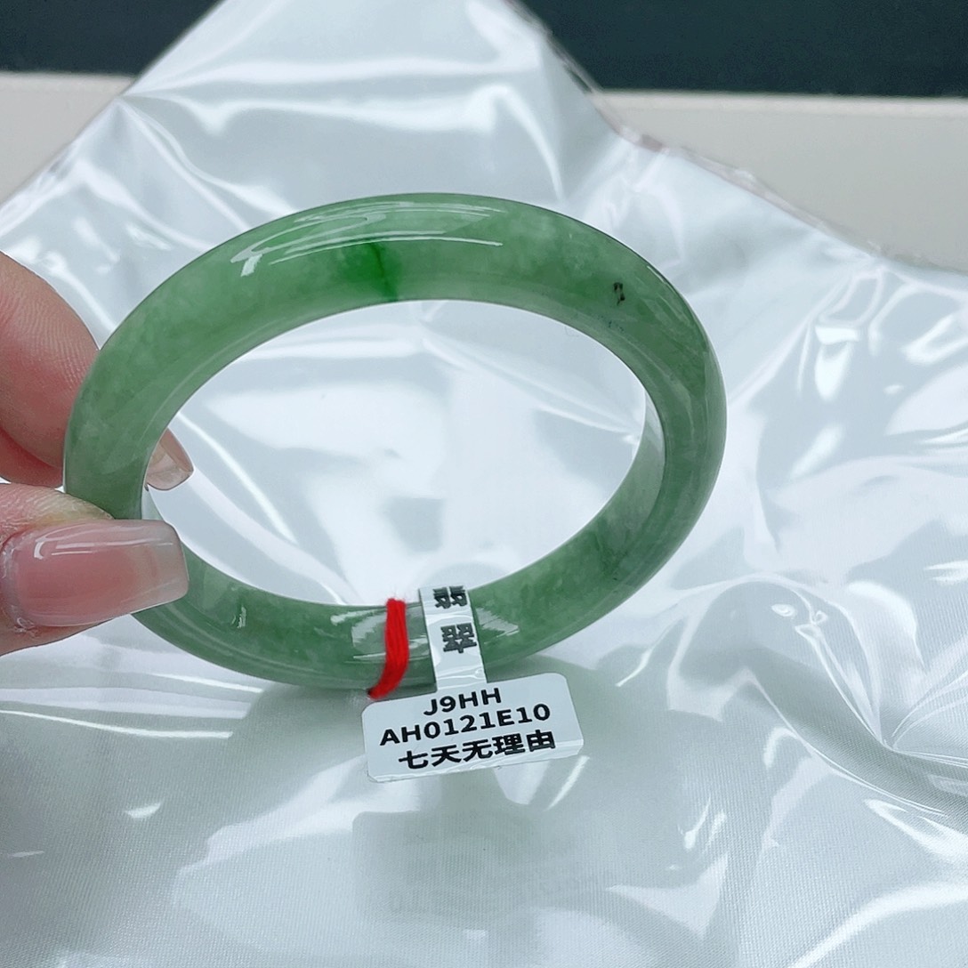 翡翠手镯未镶嵌正58.6