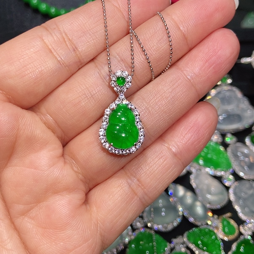 【闪购商品】翡翠颈饰未镶嵌天然翡翠