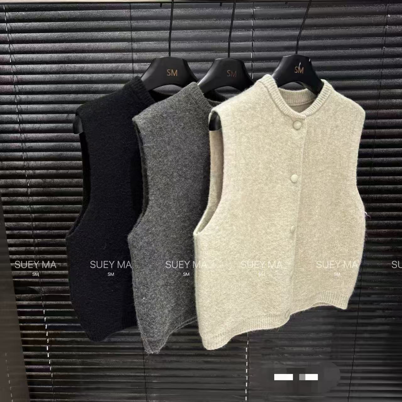 鑫燃KIKI 圆领简约百搭单排扣毛衣马甲 10832 SM