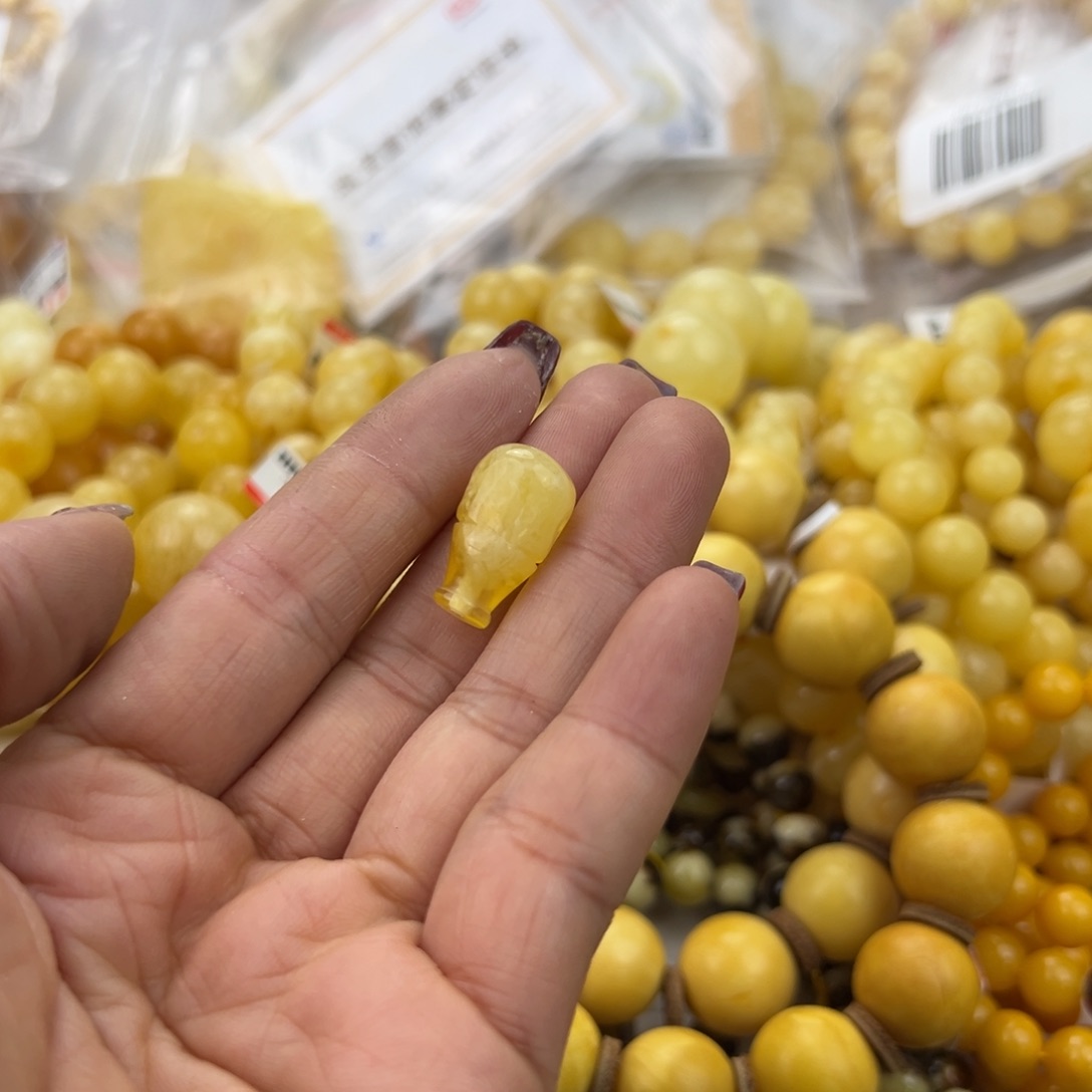 琥珀珠宝奇石未镶嵌