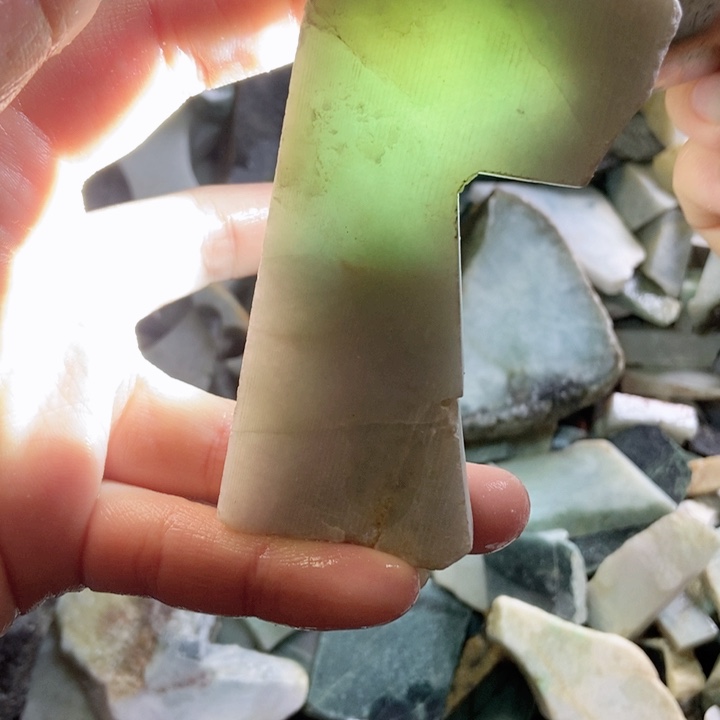 翡翠颈饰未镶嵌天然翡翠