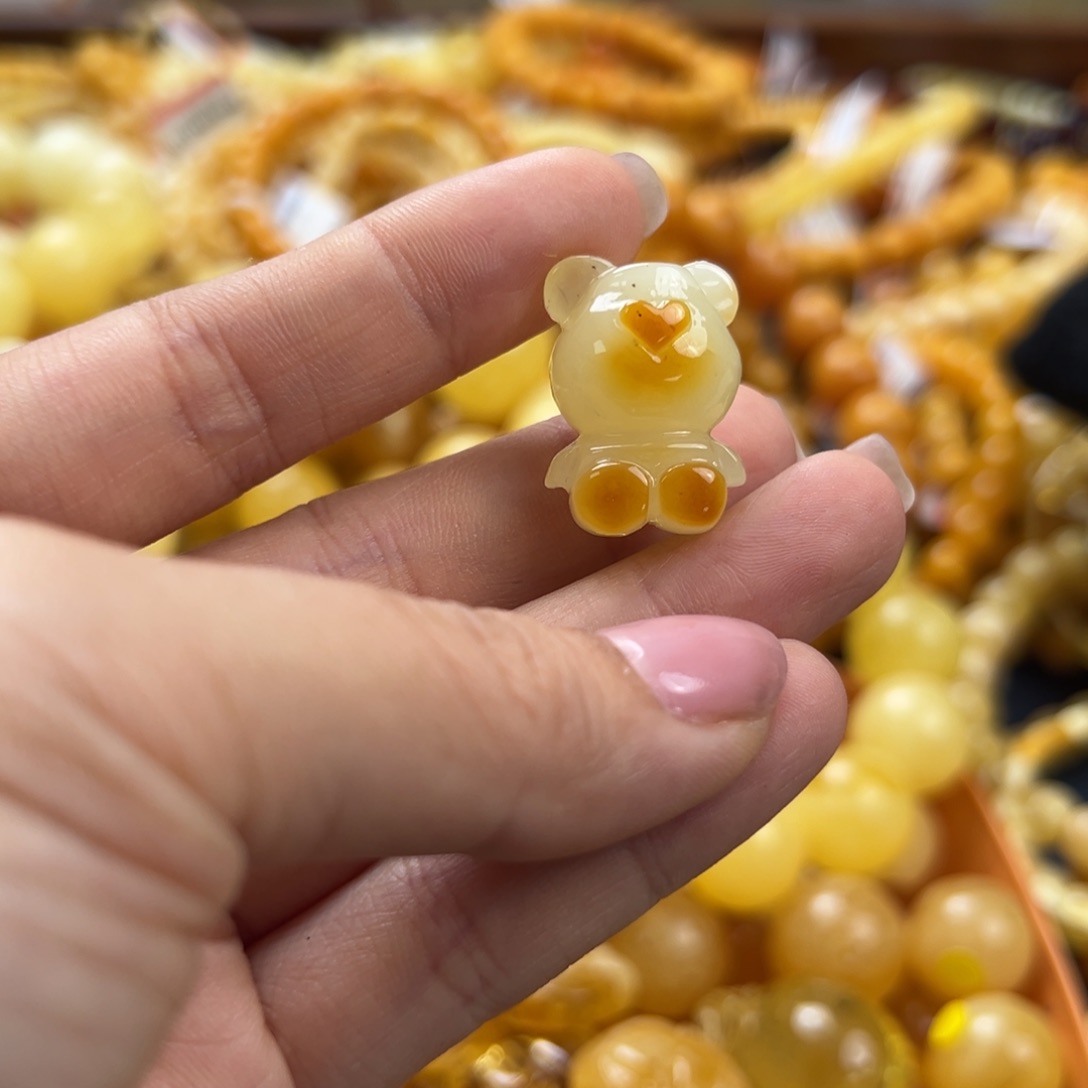 未镶嵌琥珀珠宝奇石