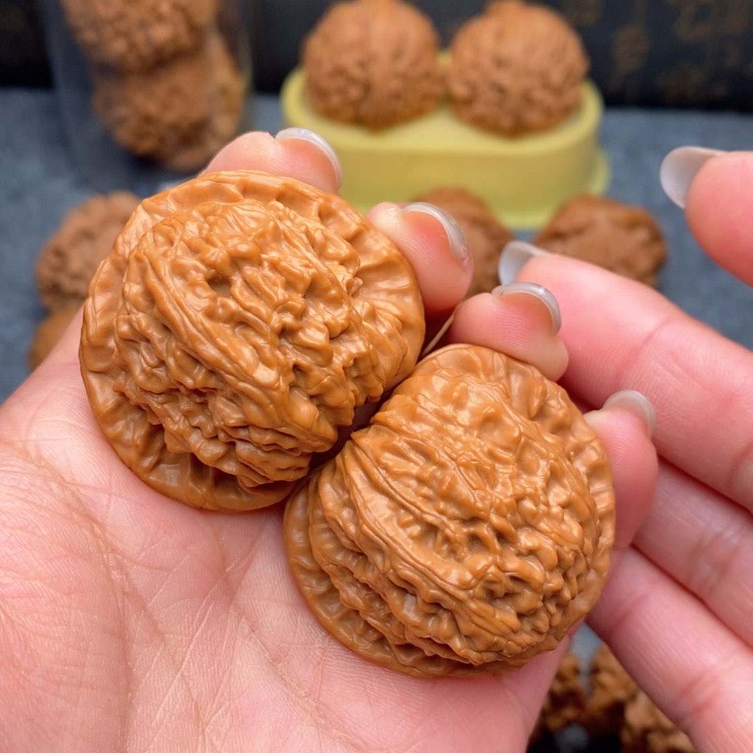 文玩核桃把件精品三角白41全品
