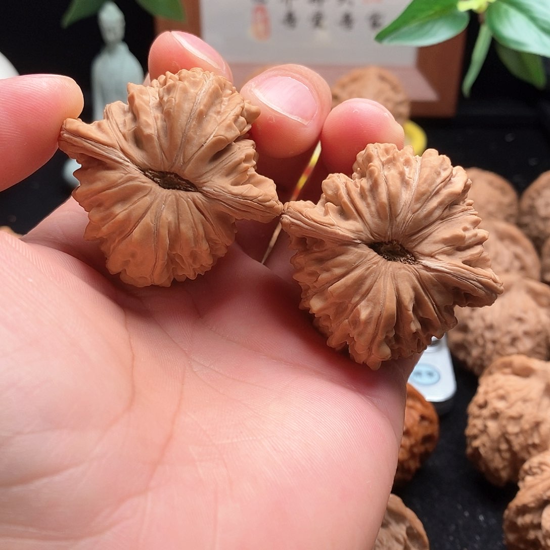 文玩核桃吊坠山地楼45