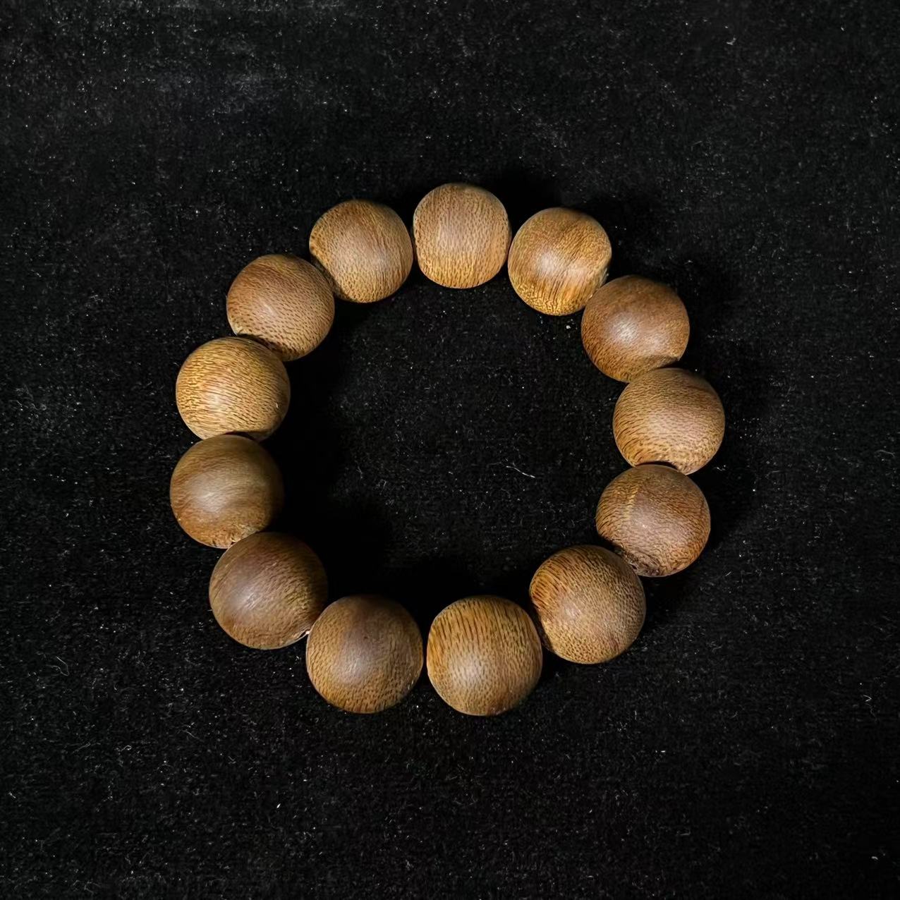 Lot22:  沉香奇楠手串 重：31.2g/18.8mm