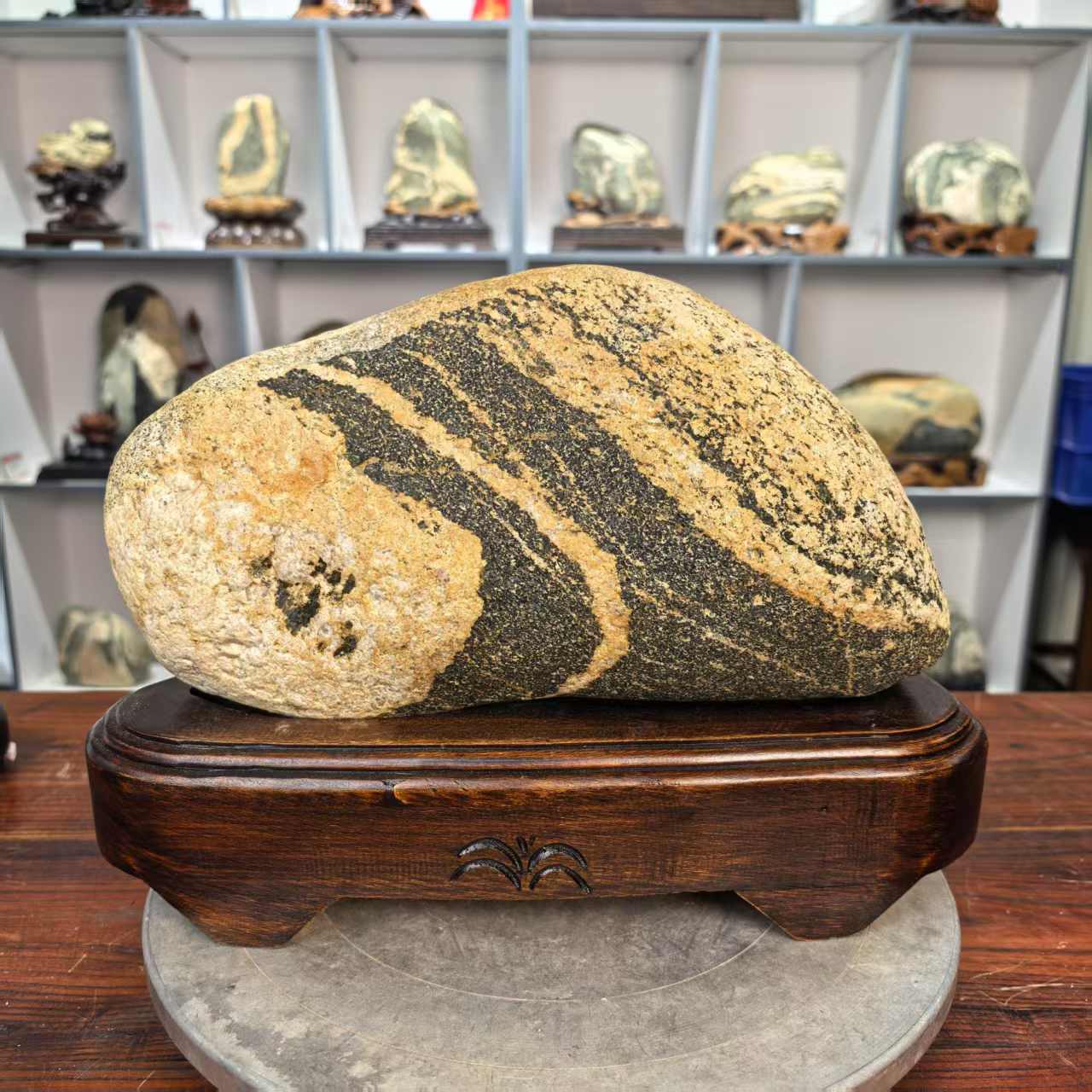 室内摆件，《7号黄金山》，尺寸：长32*高22*厚19cm，重量22斤。