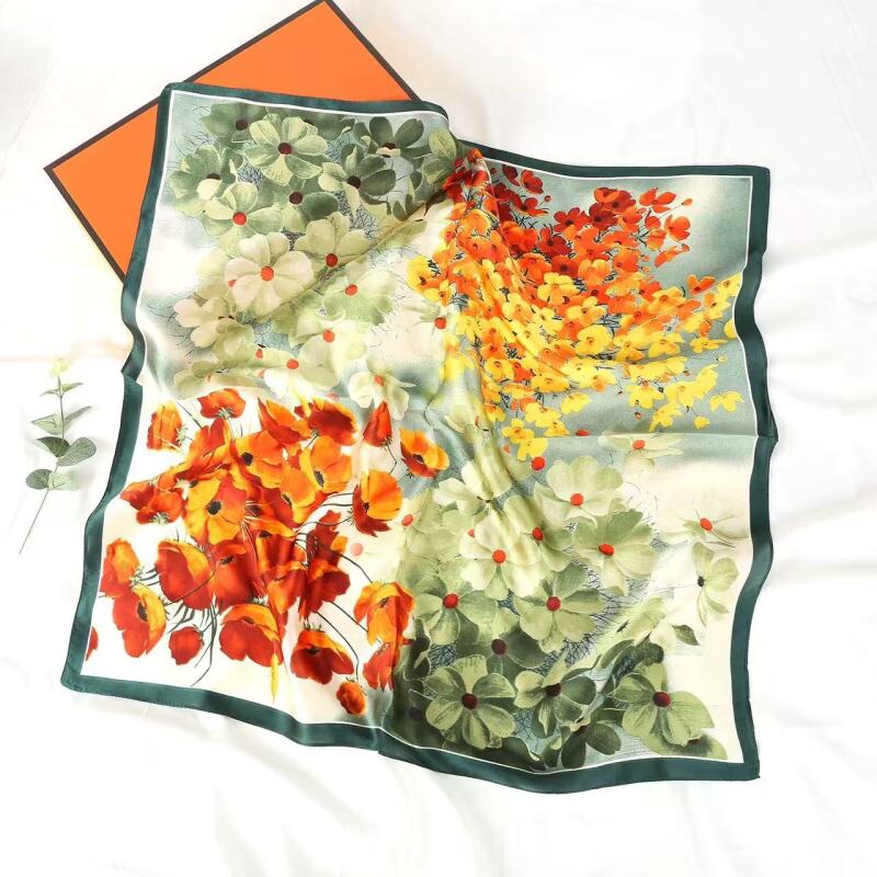 L908 四色花开 70*70左右  围巾 U12
