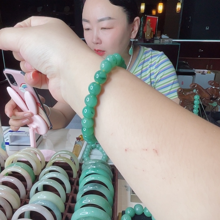 密玉（石英质玉）未镶嵌颈饰