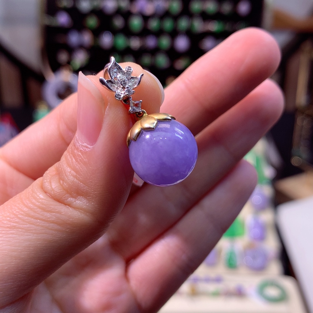 翡翠颈饰18K金镶嵌翡翠