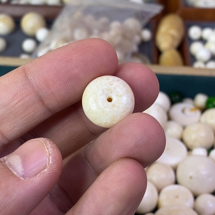 大叶紫檀（黑酸枝木类）