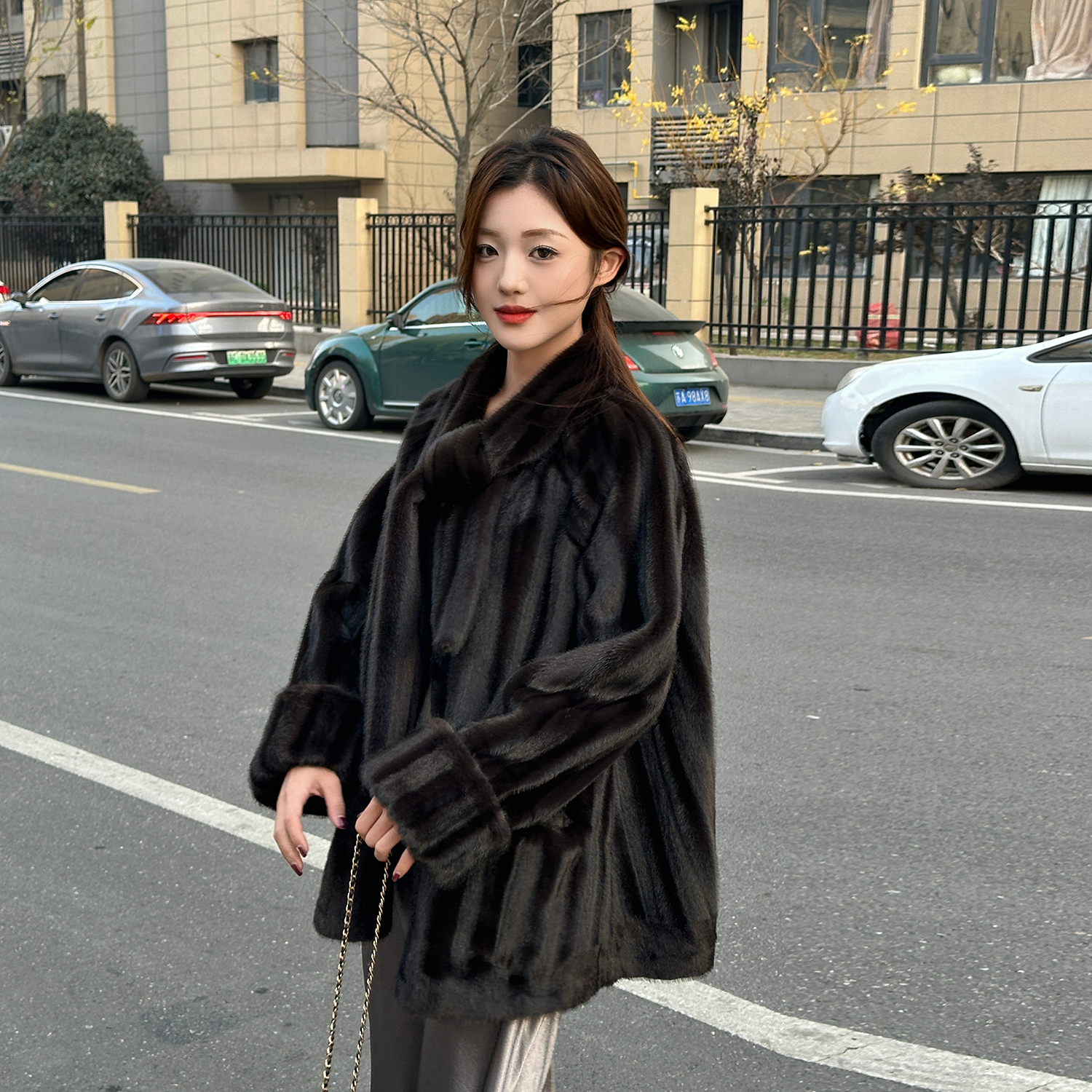人造皮草 高端仿真貂全抽刀环保仿皮草连围巾毛毛外套上衣气质