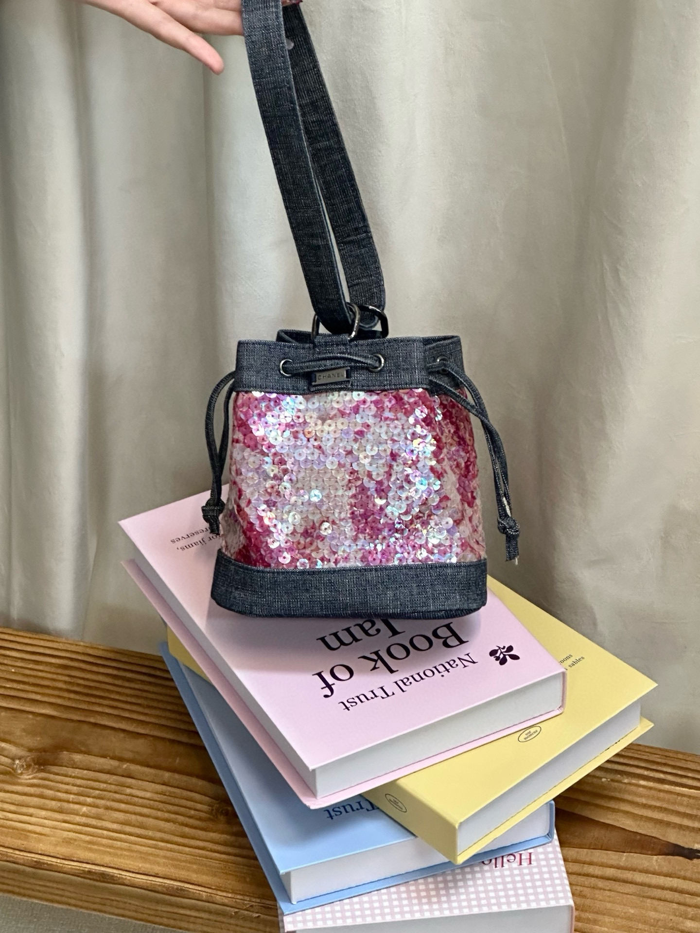 95新 Chanel/香奈儿 chanel丹宁亮片抽绳水桶手提包