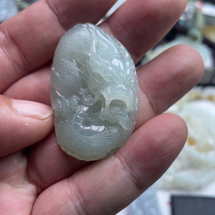 梦***人翡翠未镶嵌颈饰挂件