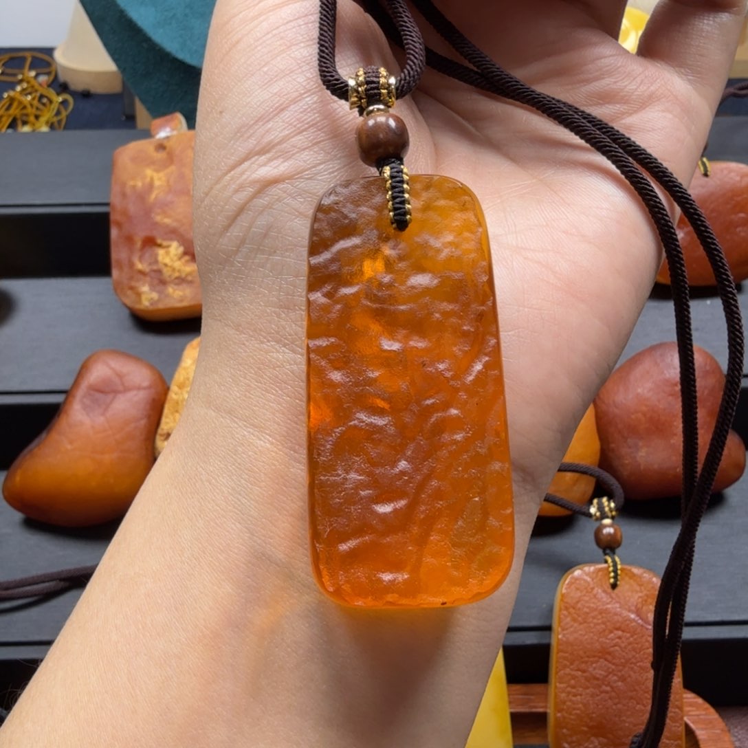 琥珀吊坠(赠链)未镶嵌