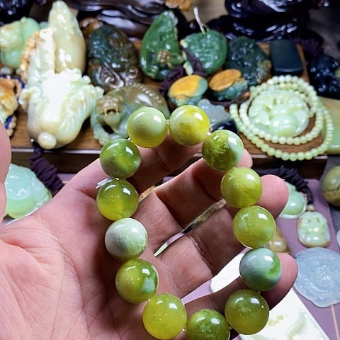 未镶嵌蛇纹石玉手链