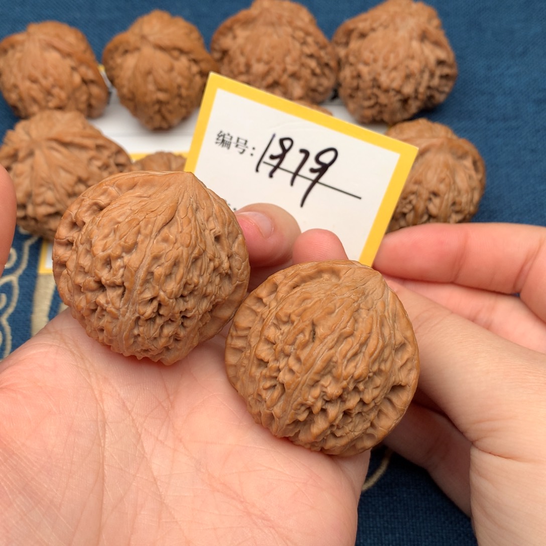 把件文玩核桃40绣球 1979