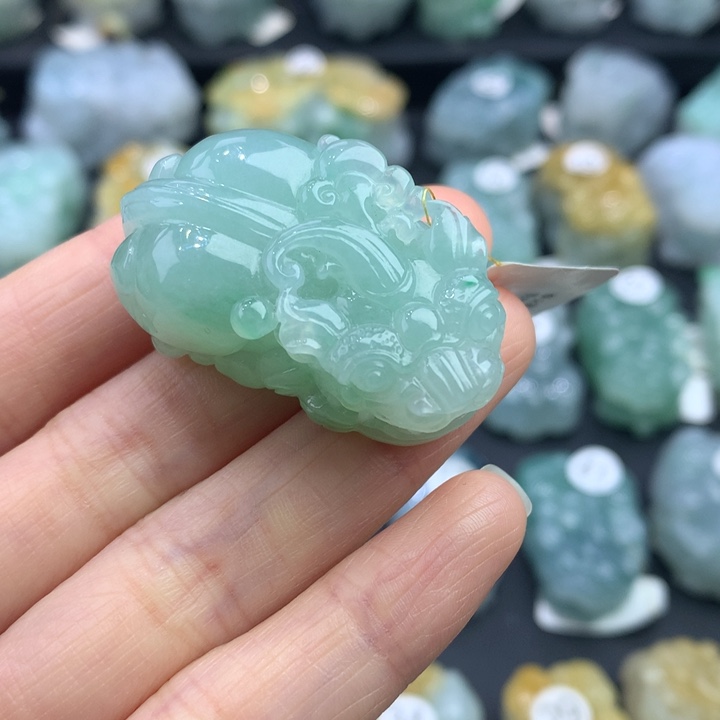 翡翠未镶嵌颈饰天然缅甸A货翡翠貔貅吊坠
