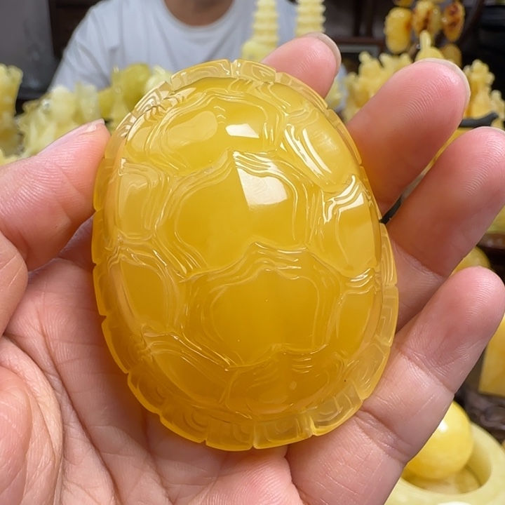 蜜蜡未镶嵌珠宝奇石